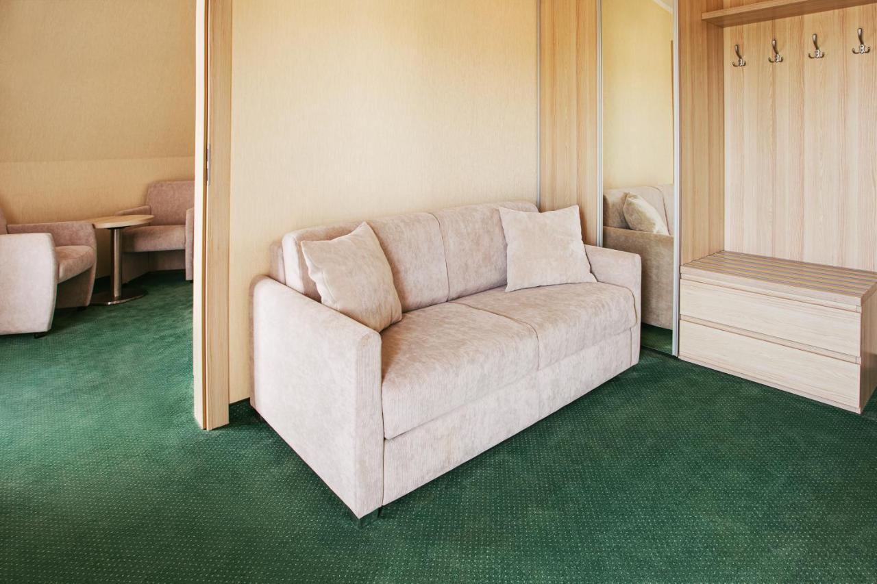 ياستارنيا Villa Cannes المظهر الخارجي الصورة